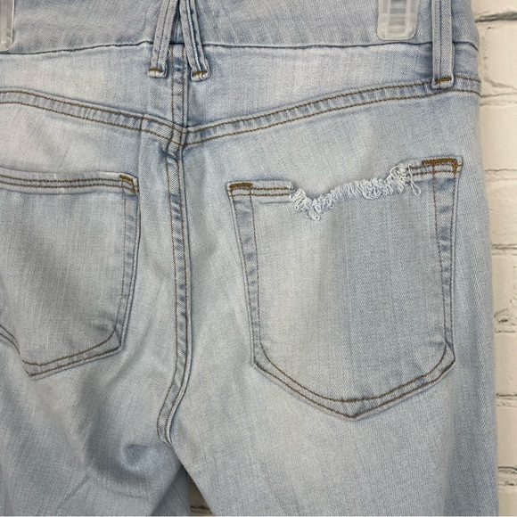 GOOD AMERICAN Good Legs Light Wash Crop Jeans size 24 - Picture 6 of 8